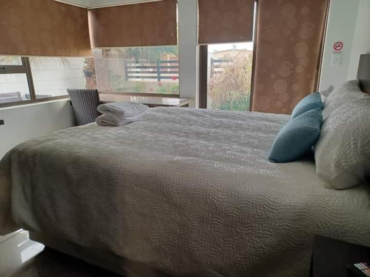 Carlo'S Boutique Guesthouse Walvis Bay Extérieur photo