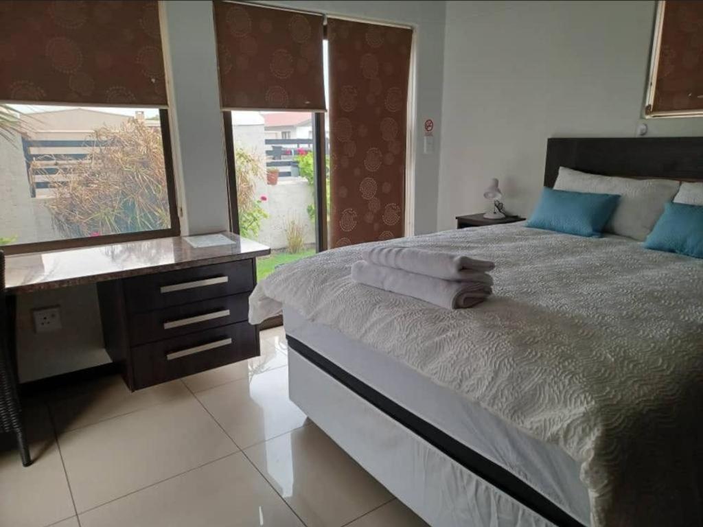 Carlo'S Boutique Guesthouse Walvis Bay Extérieur photo
