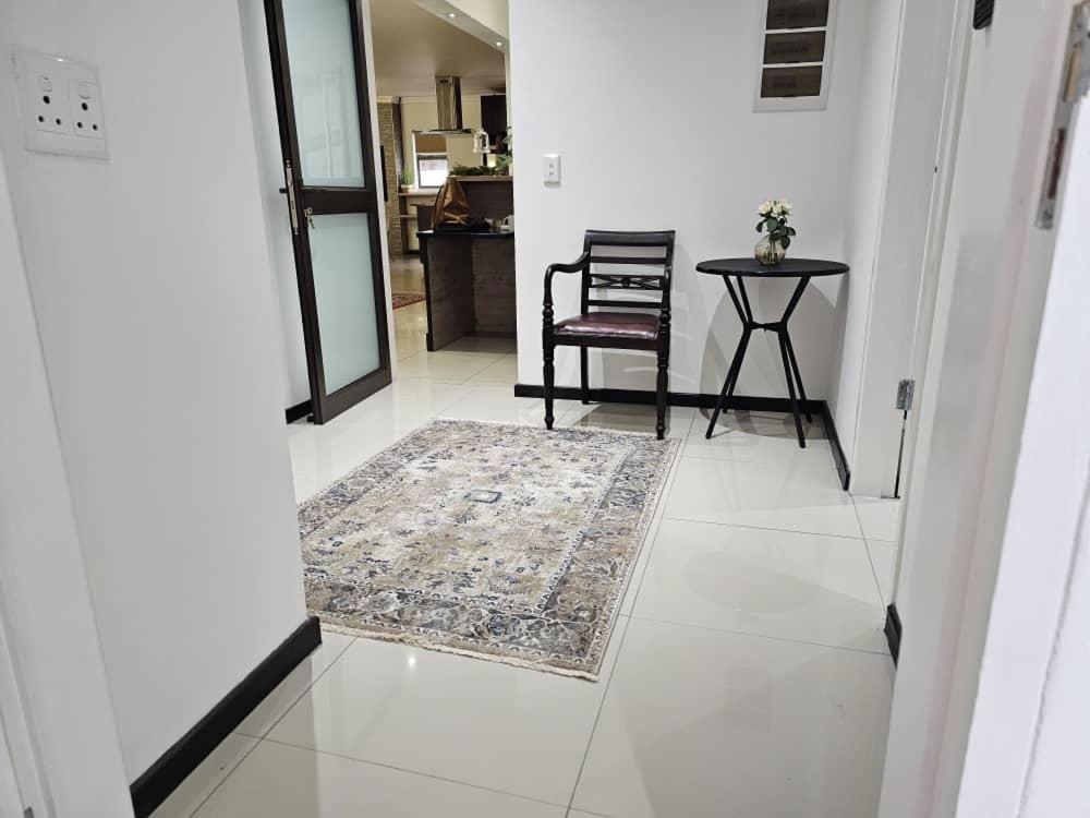 Carlo'S Boutique Guesthouse Walvis Bay Extérieur photo