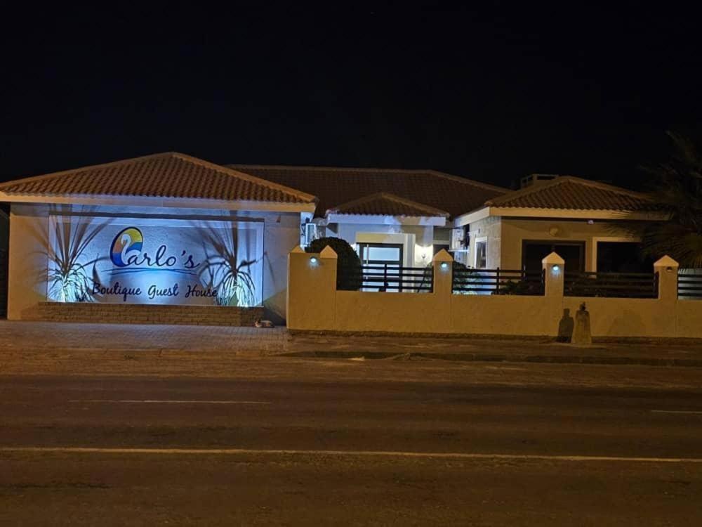 Carlo'S Boutique Guesthouse Walvis Bay Extérieur photo